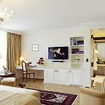 ホテル Badrutt's Palace 5*