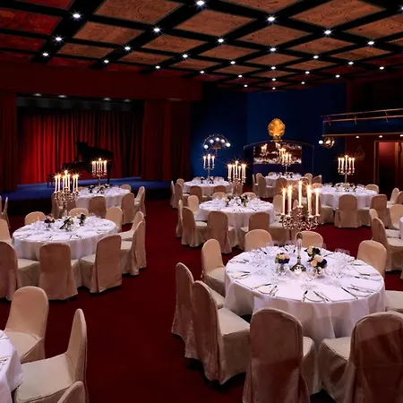 Badrutt's Palace Отель 5*